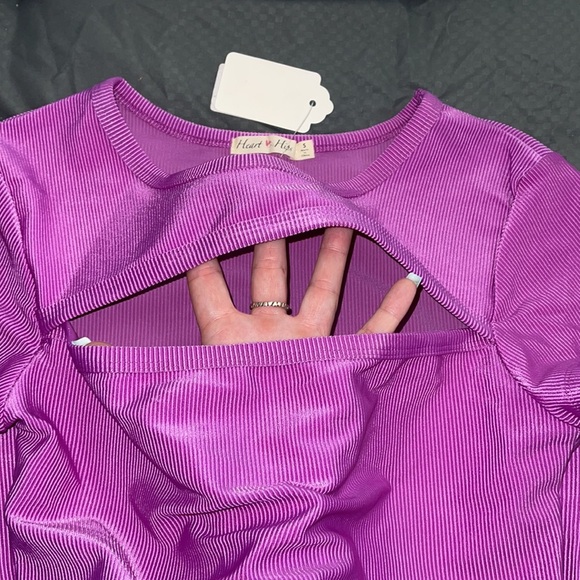 Small purple peek a boo top - Picture 3 of 4